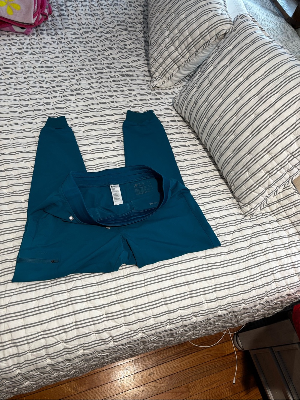 Figs Teal Medical Scrub Top - Picture 5 of 6